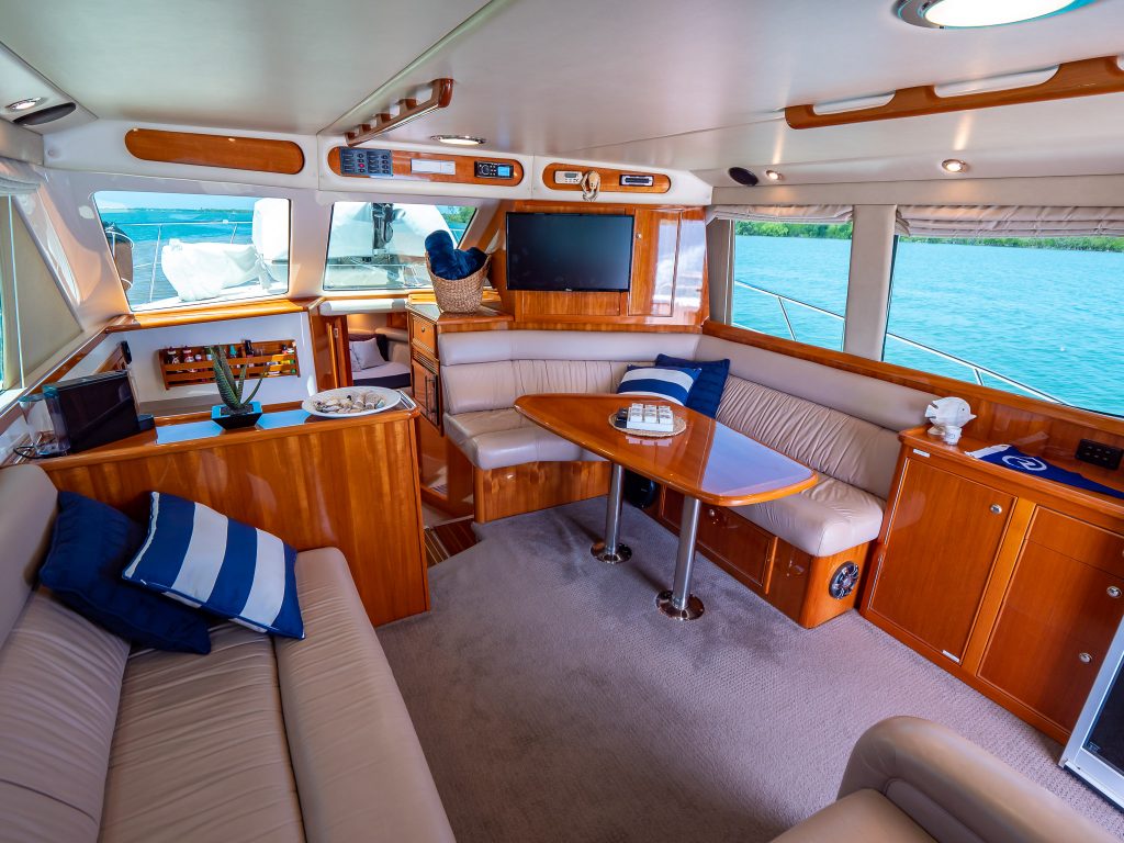 R Marine Crawley Riviera 40
